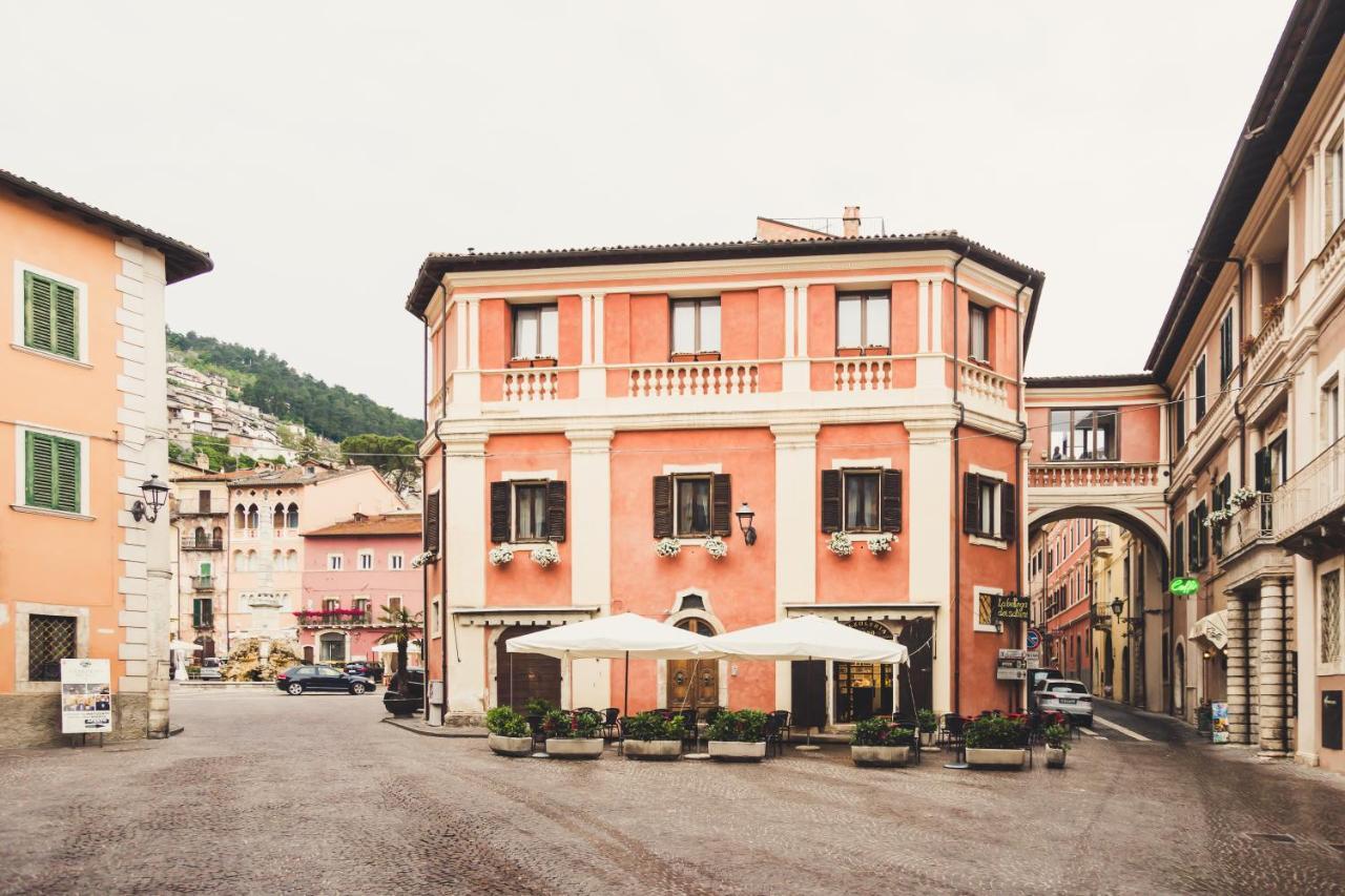 Bed and Breakfast La Rondine Tagliacozzo Esterno foto